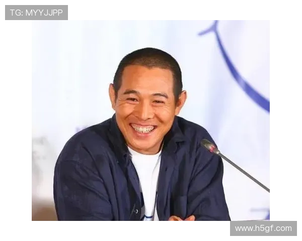 足球明星挑战李连杰经典动作模仿秀引发热议精彩瞬间回顾 足球明星挑战李连杰经典动作模仿秀引发热议精彩瞬间回顾