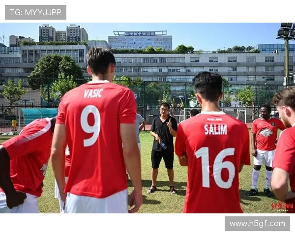 成都羽毛球队征战洲际杯的拼搏历程与荣耀时刻分享 成都羽毛球队征战洲际杯的拼搏历程与荣耀时刻分享