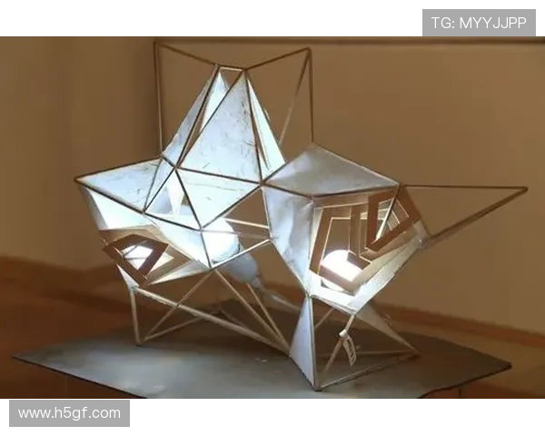 足球明星的道具拍摄背后故事揭秘与创意灵感的碰撞与融合 足球明星的道具拍摄背后故事揭秘与创意灵感的碰撞与融合