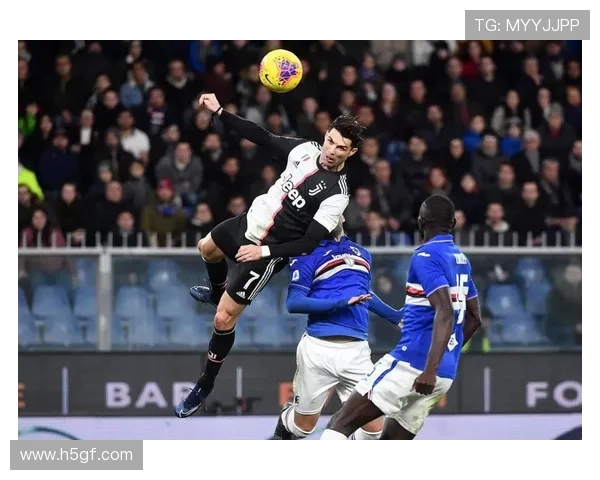 足球明星C罗精彩瞬间回顾与赛场传奇故事分享