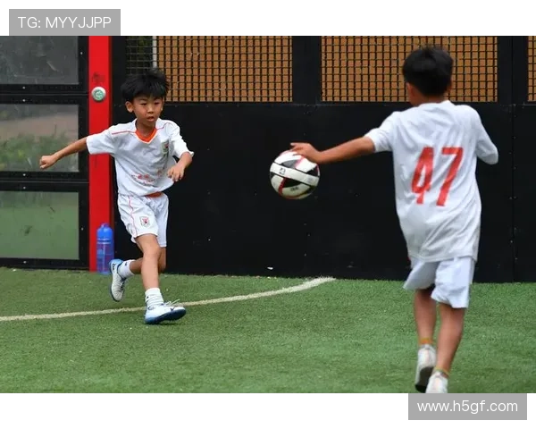 次仁罗布:从草根到足球明星的传奇之路与梦想追逐